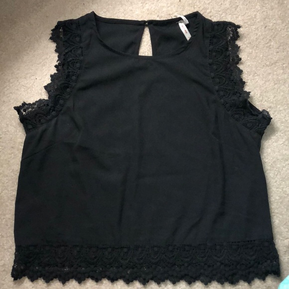 Tops - Black tank top with lace